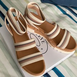 NWT Steve Madden Bandi espadrilles